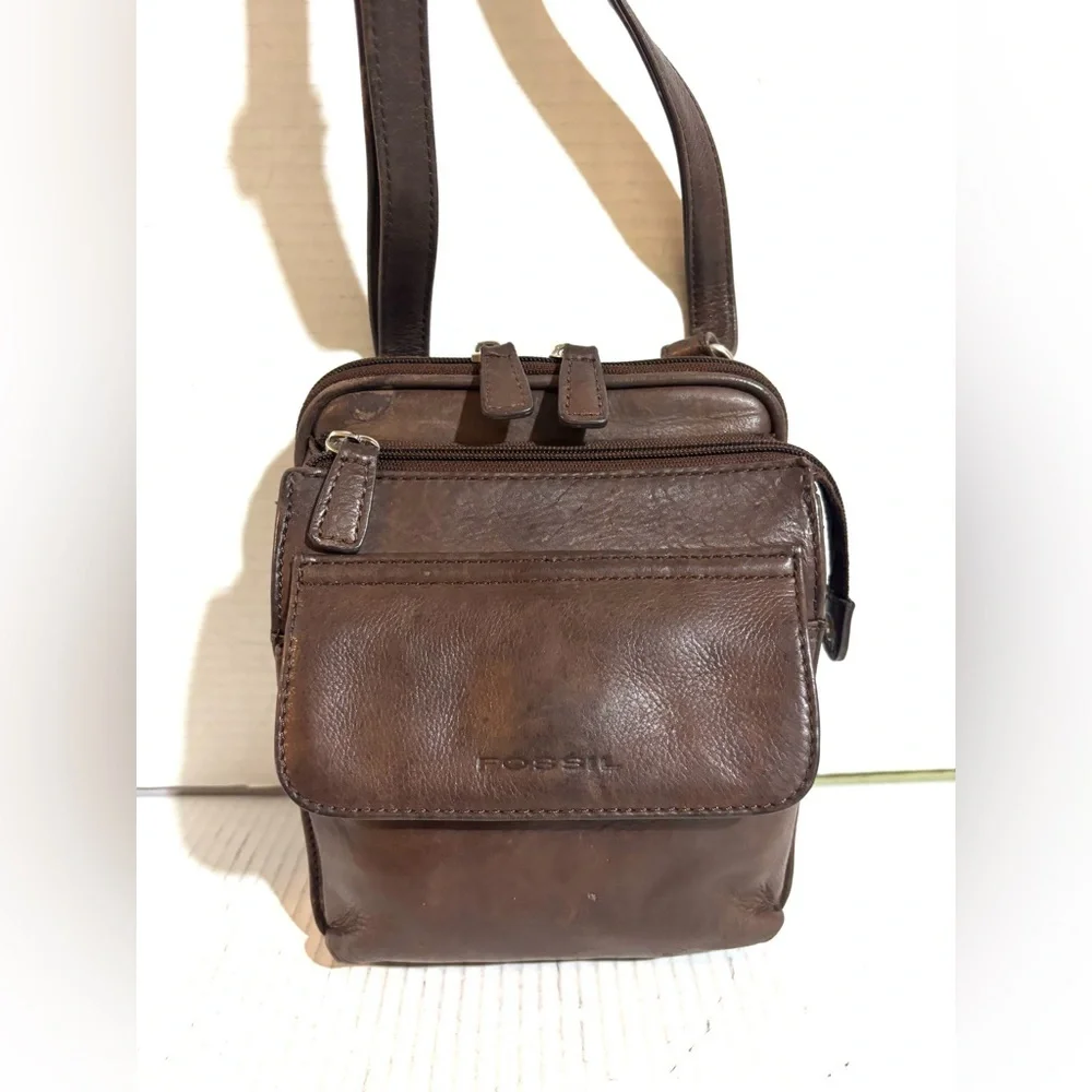 Fossil vintage Dark Brown Leather Messenger Bag